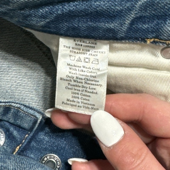 Everlane The High-Rise Cheeky Straight Jean - Picture 8 of 11